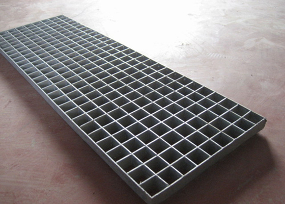 中国 30 ×は3/32 × 3の出版物ロックの格子、熱いすくい床の鋼鉄格子に電流を通しました サプライヤー