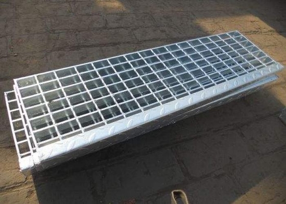 中国 カスタマイズされたサイズによって電流を通される鋼鉄階段踏面ISO9001のセリウムの証明書 サプライヤー