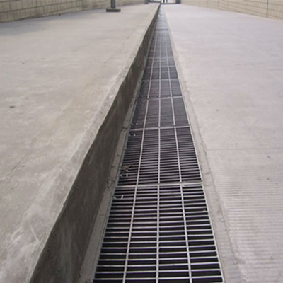 中国 堀の24 - 200mmの十字棒ピッチに床を張るための鋼鉄格子の下水管カバー サプライヤー