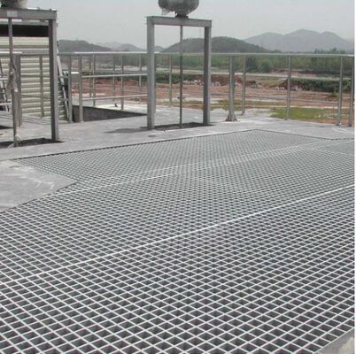 歩道と産業用用のためにカスタマイズ可能なサイズを持つガルバン化抗滑り鋼格子プラットフォーム