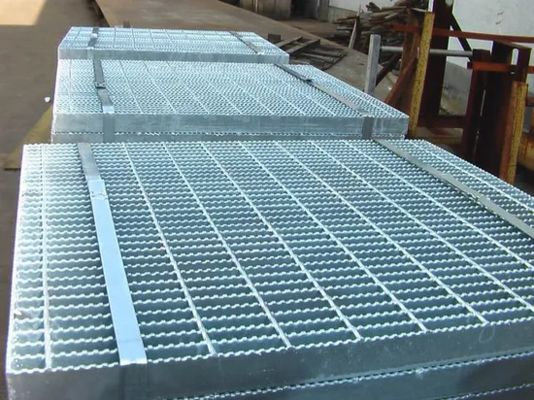 軟鋼25X5mm亜鉛メッキベアリングバーグレーチングサプライヤー標準6.0メートル