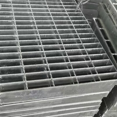 産業用歩道およびプラットフォーム用の亜鉛メッキ高耐久滑り止め鋼製グレーチング