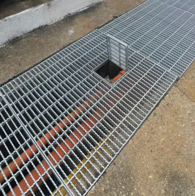 Hot-Dip Galvanized Steel Grating with 25x5 Bearing Bar for Corrosion Resistant Outdoor Drainage