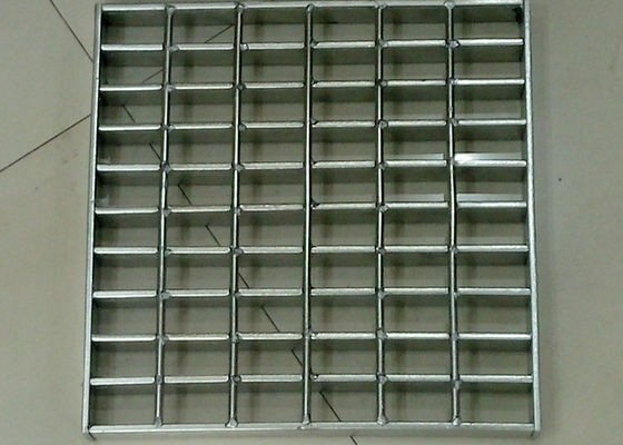 25 x 5ステンレス鋼の耳障りな通路の酸洗い表面の明白な軸受け棒