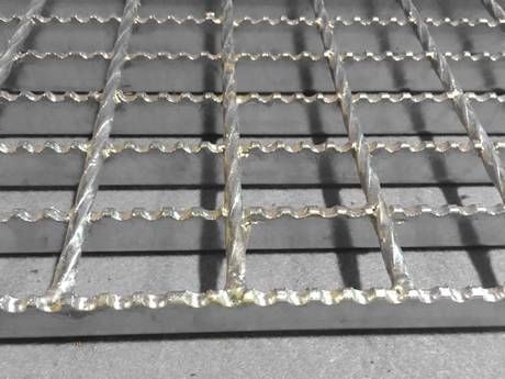 HDG Anti-Slip International Standard Steel Grating for Steel Platform/Walkway Mesh Panel/Flooring 高品質の炭素鋼の溶接棒の金属格子