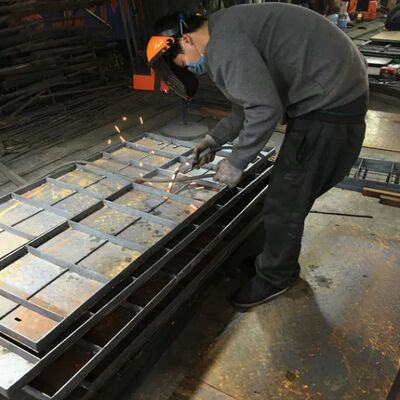 産業用床の40~50年の寿命と30mmの間隔を持つ熱浸しガルバン化重用鋼格子