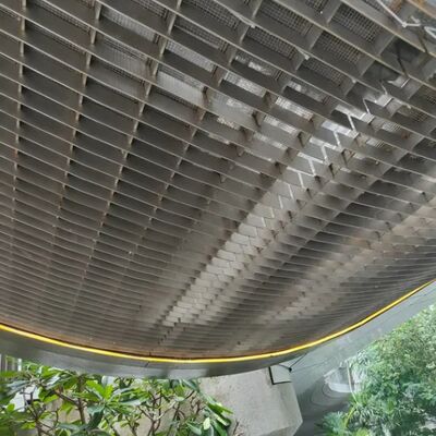 装飾用天井と構造用用用用 プレスロック耐火鋼格子